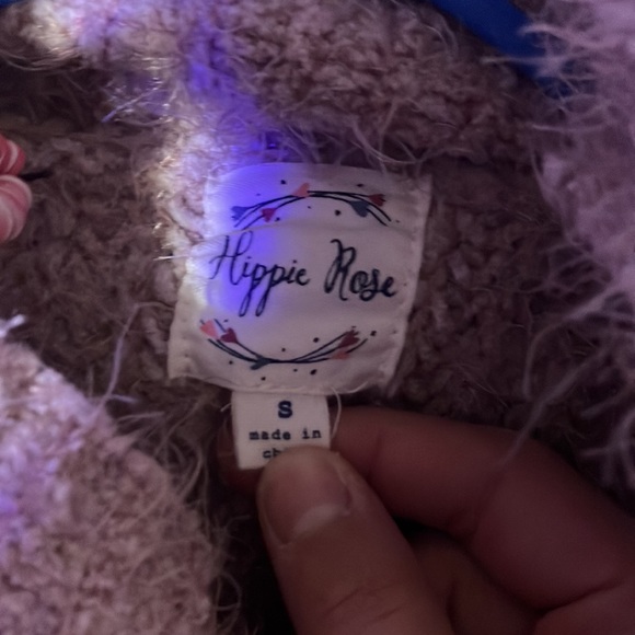 Hippe rose, fuzzy turtleneck sweatshirt brand new never worn - Picture 2 of 4